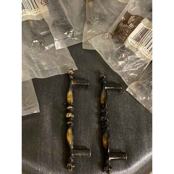 Set of 8 Belwith Antique English Satin Brass Drawer Handles 3 1/4 in. NOS - Picture 2 of 10